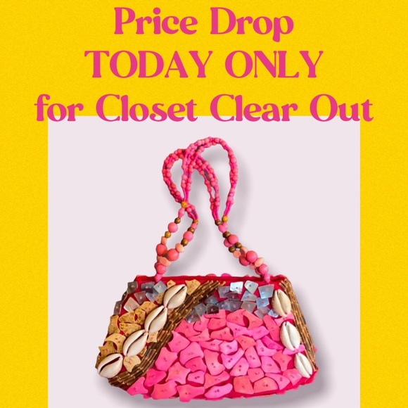 Handbags - Unique Pink Seashell bag wooden bead handles EUC